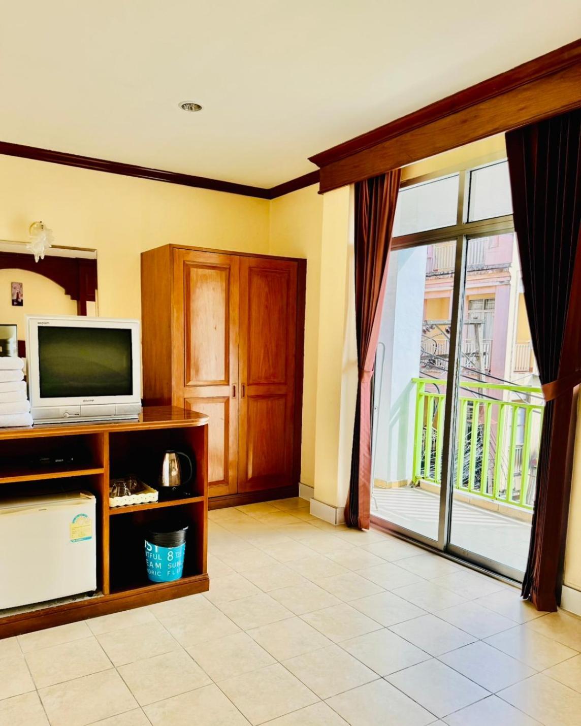 Innarm House Patong Eksteriør billede